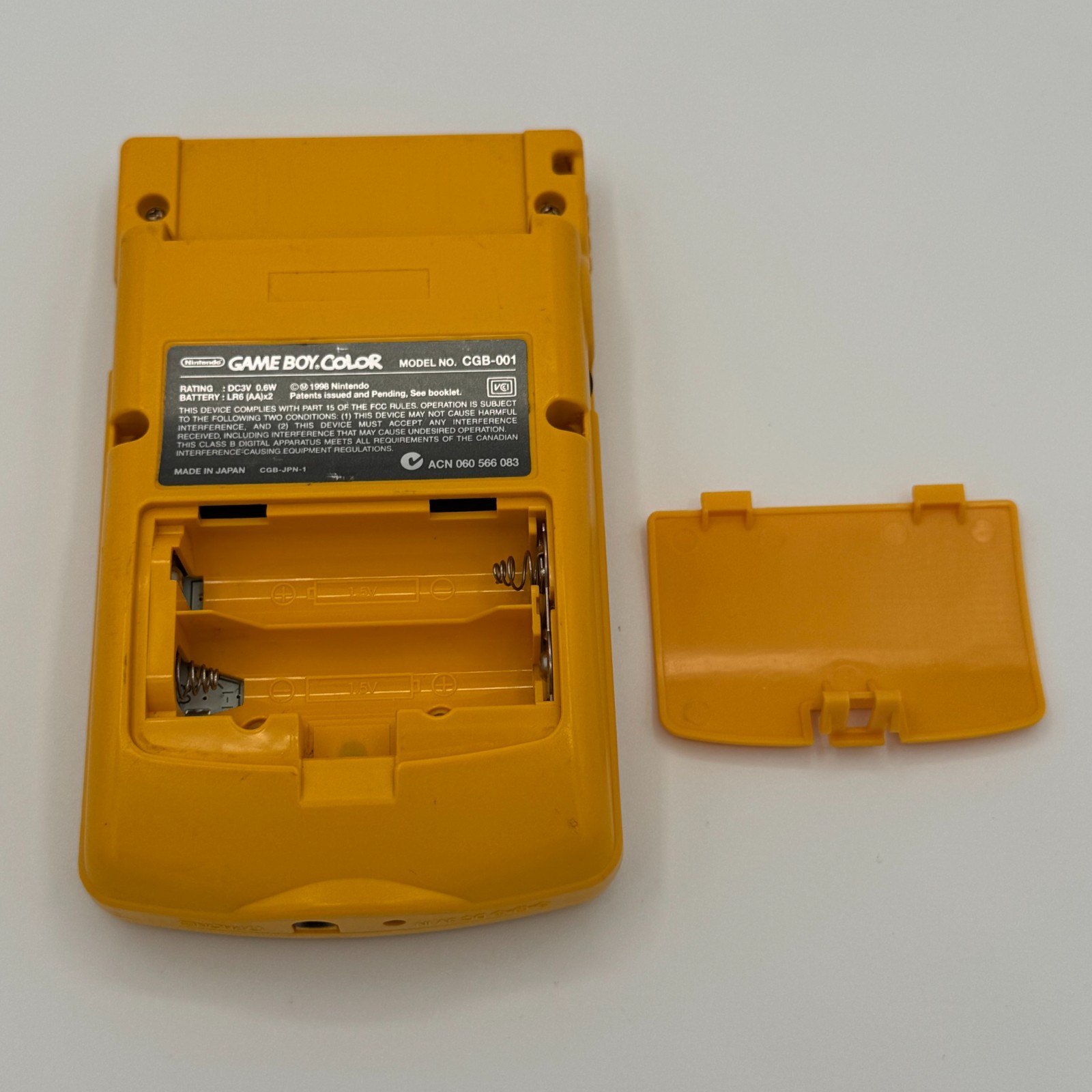 Nintendo Game Boy Color Console - Dandelion Yellow — photo 8